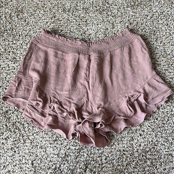LA MIEL High Waist Ruffled Shorts in Dusty Pink - Picture 1 of 1